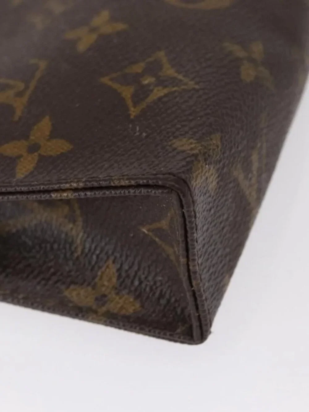 LOUIS VUITTON Monogram Poche Toilette 15 Pouch M47546 LV Auth 168185